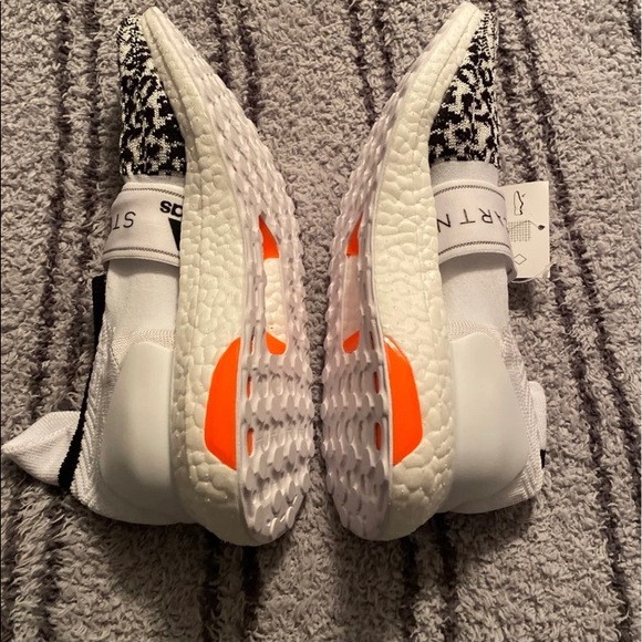 Adidas - Stella McCartney Ultraboost - Picture 7 of 8